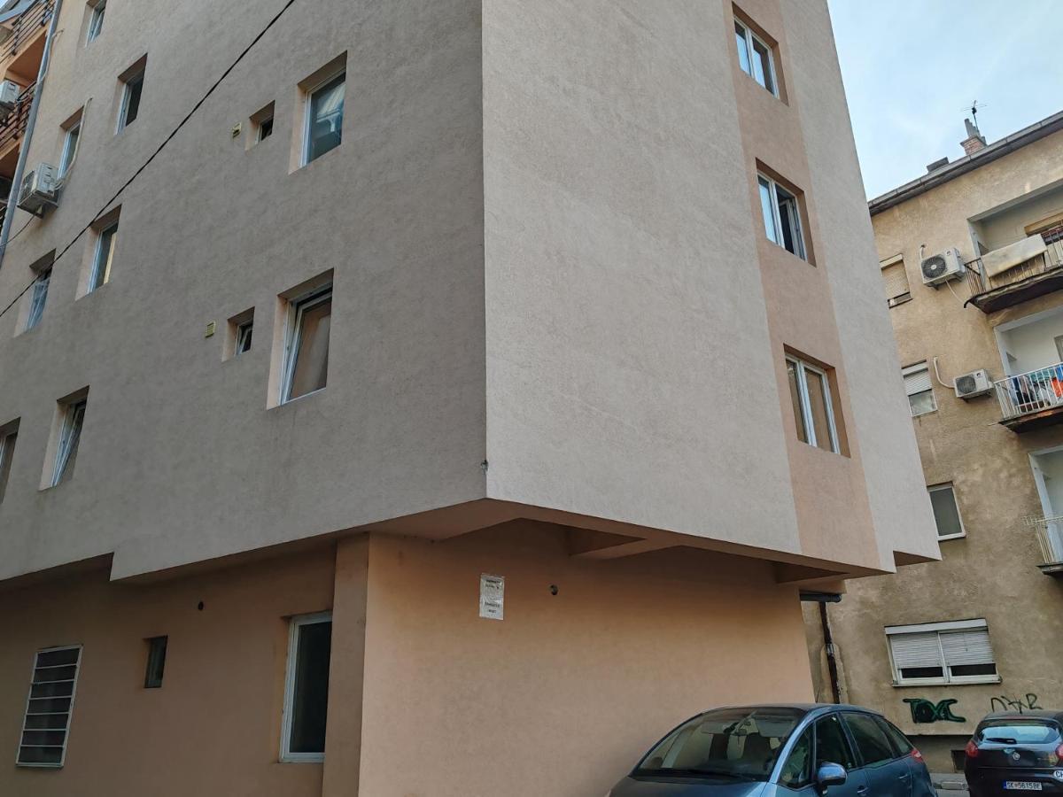 Central Modern Flat M&M Apartments Skopje Buitenkant foto